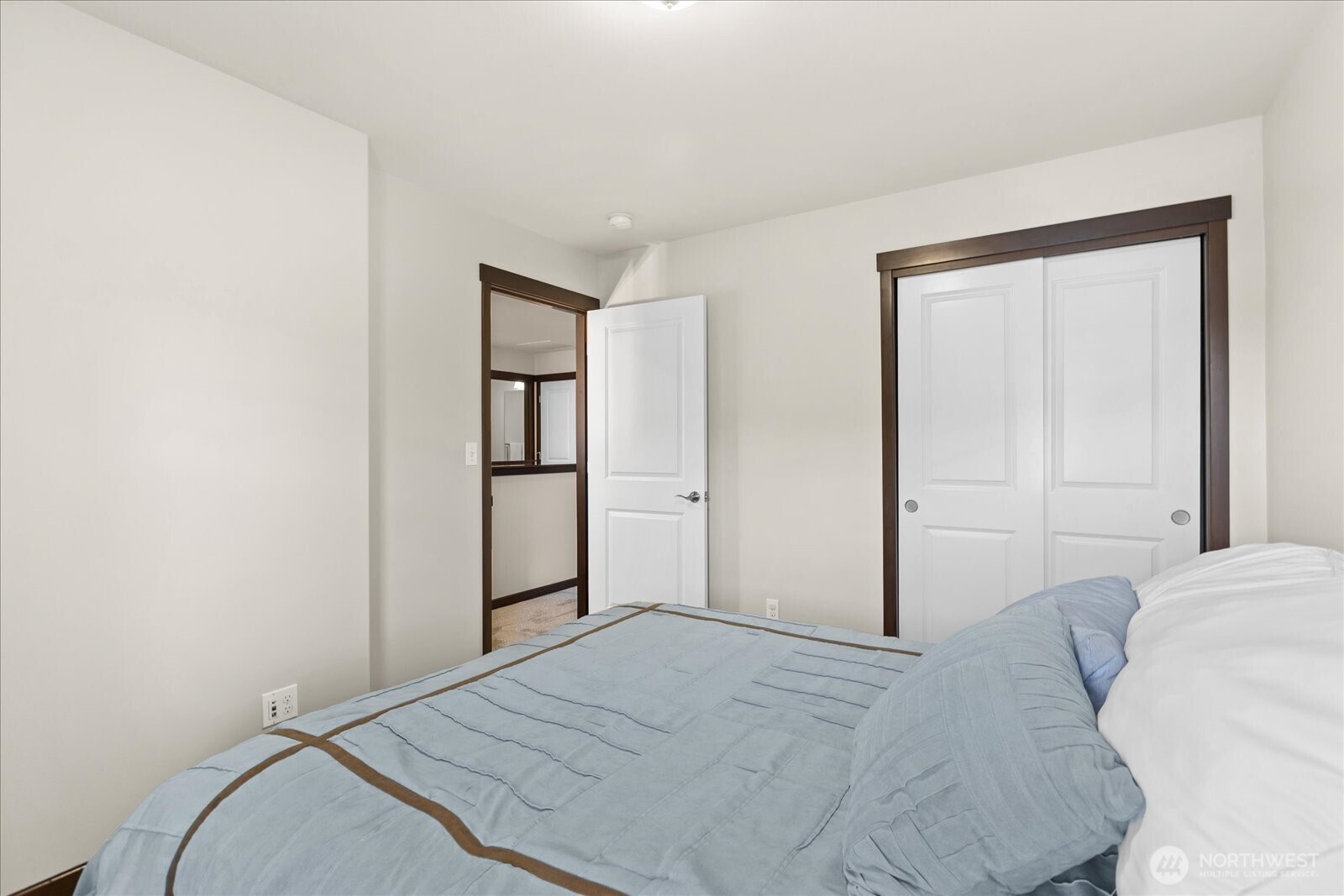 1630 SW Carnegie Street , Oak Harbor, WA 98277