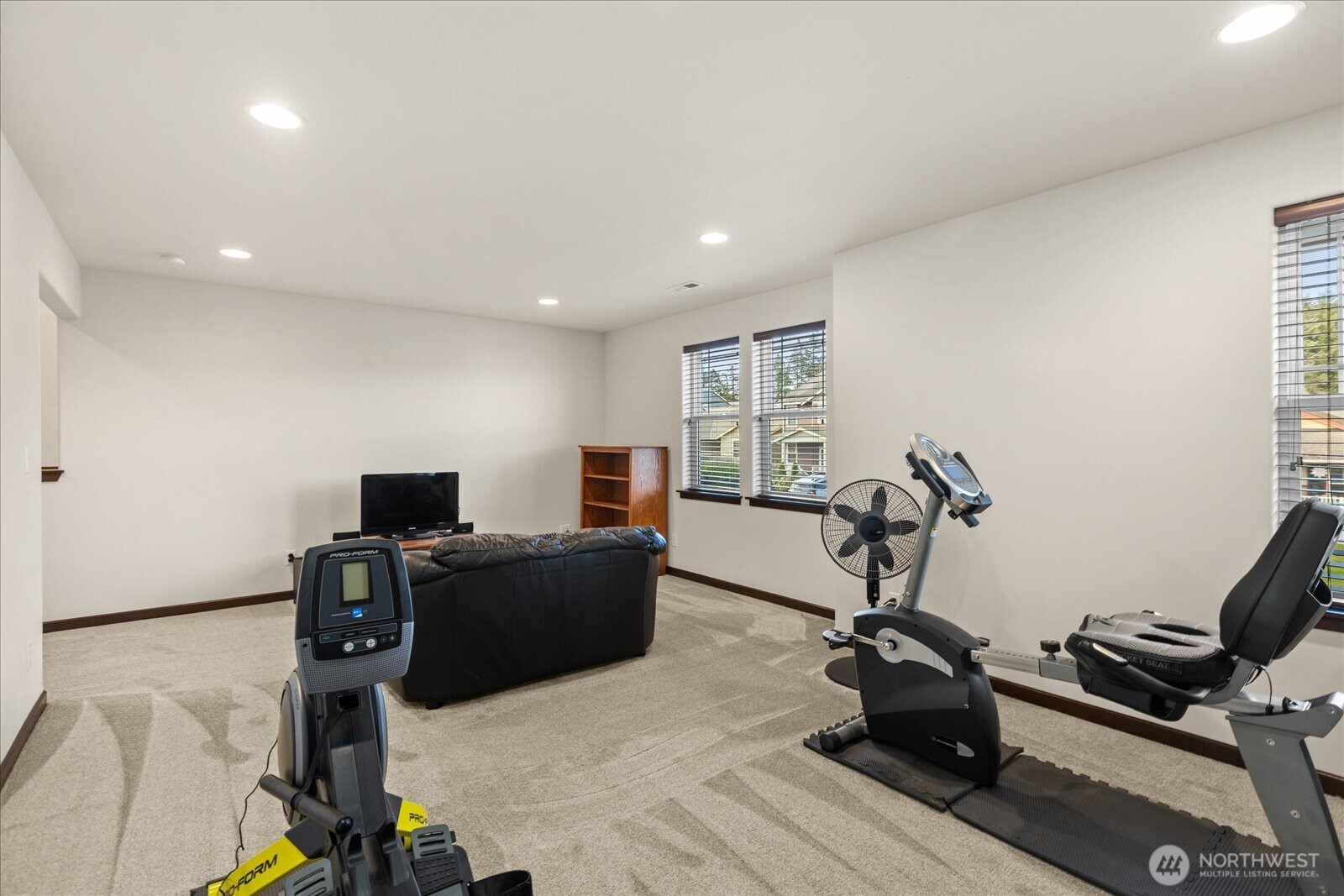 1630 SW Carnegie Street , Oak Harbor, WA 98277