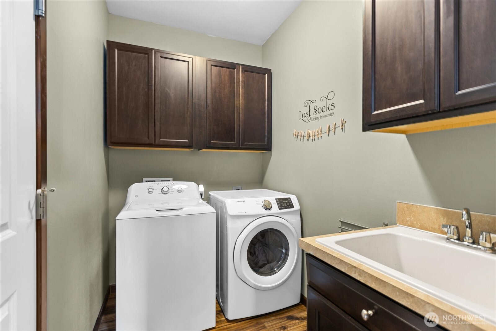 1630 SW Carnegie Street , Oak Harbor, WA 98277