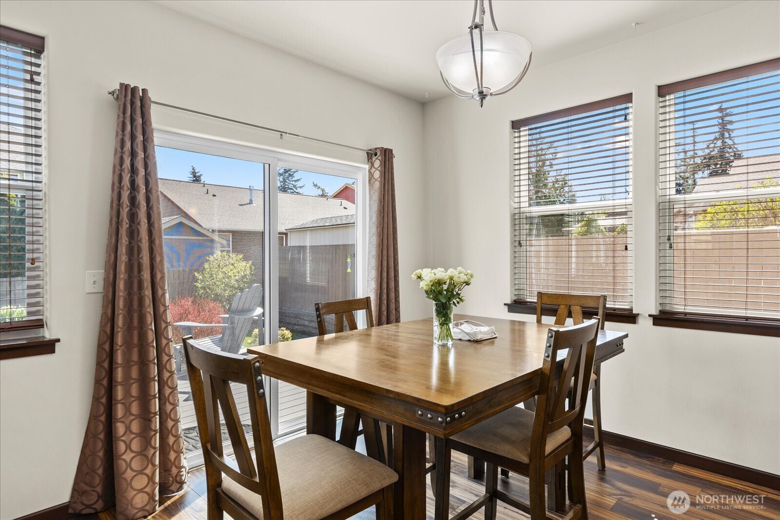 1630 SW Carnegie Street , Oak Harbor, WA 98277