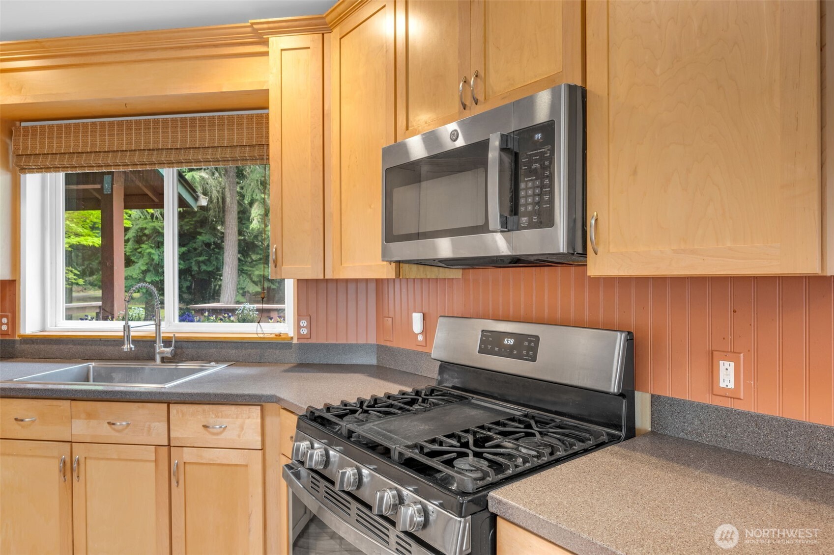 1038 NE Blue Ridge Drive , Poulsbo, WA 98370