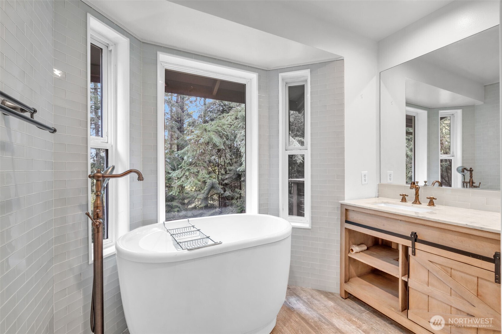 1038 NE Blue Ridge Drive , Poulsbo, WA 98370
