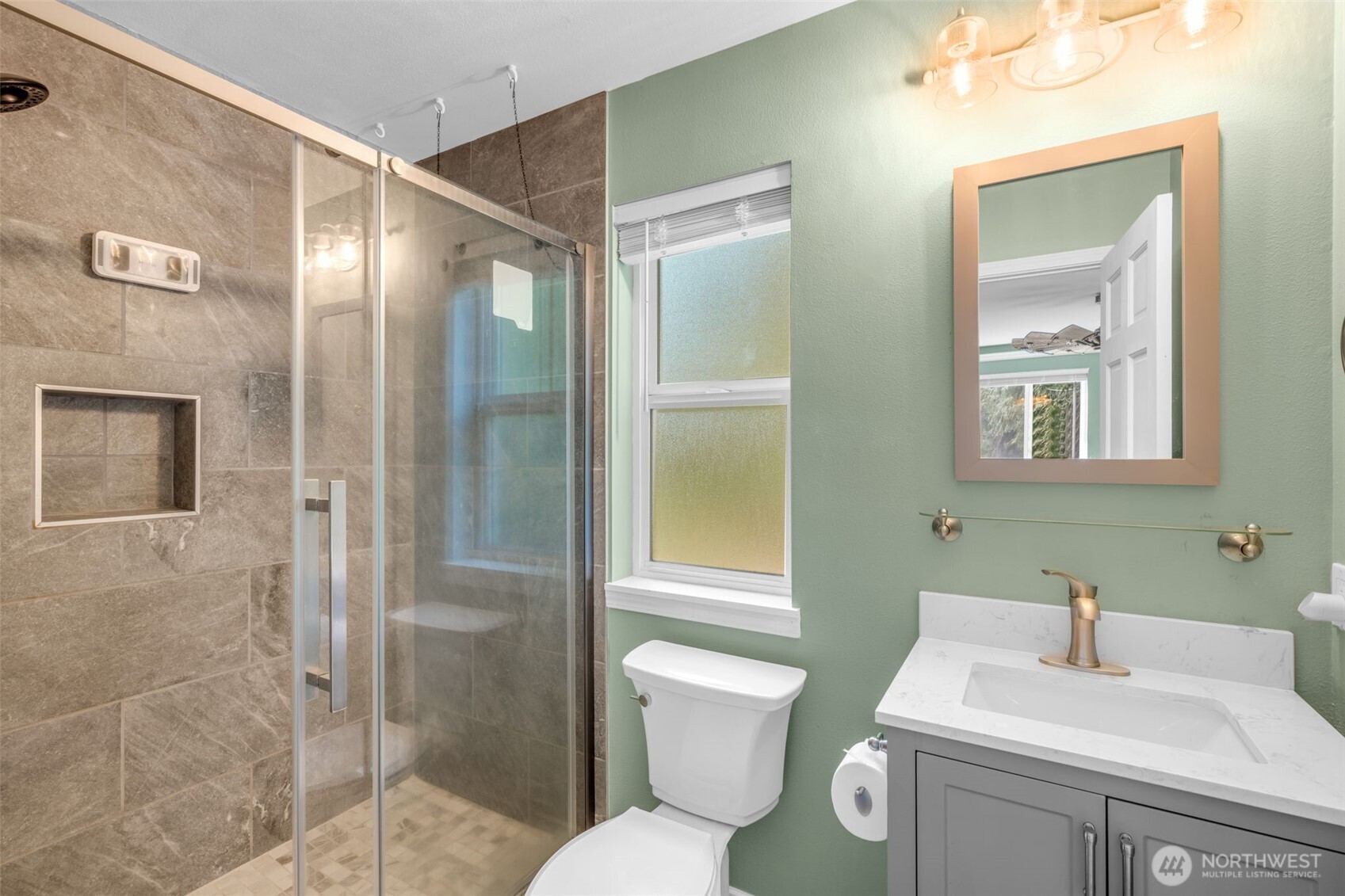 1038 NE Blue Ridge Drive , Poulsbo, WA 98370