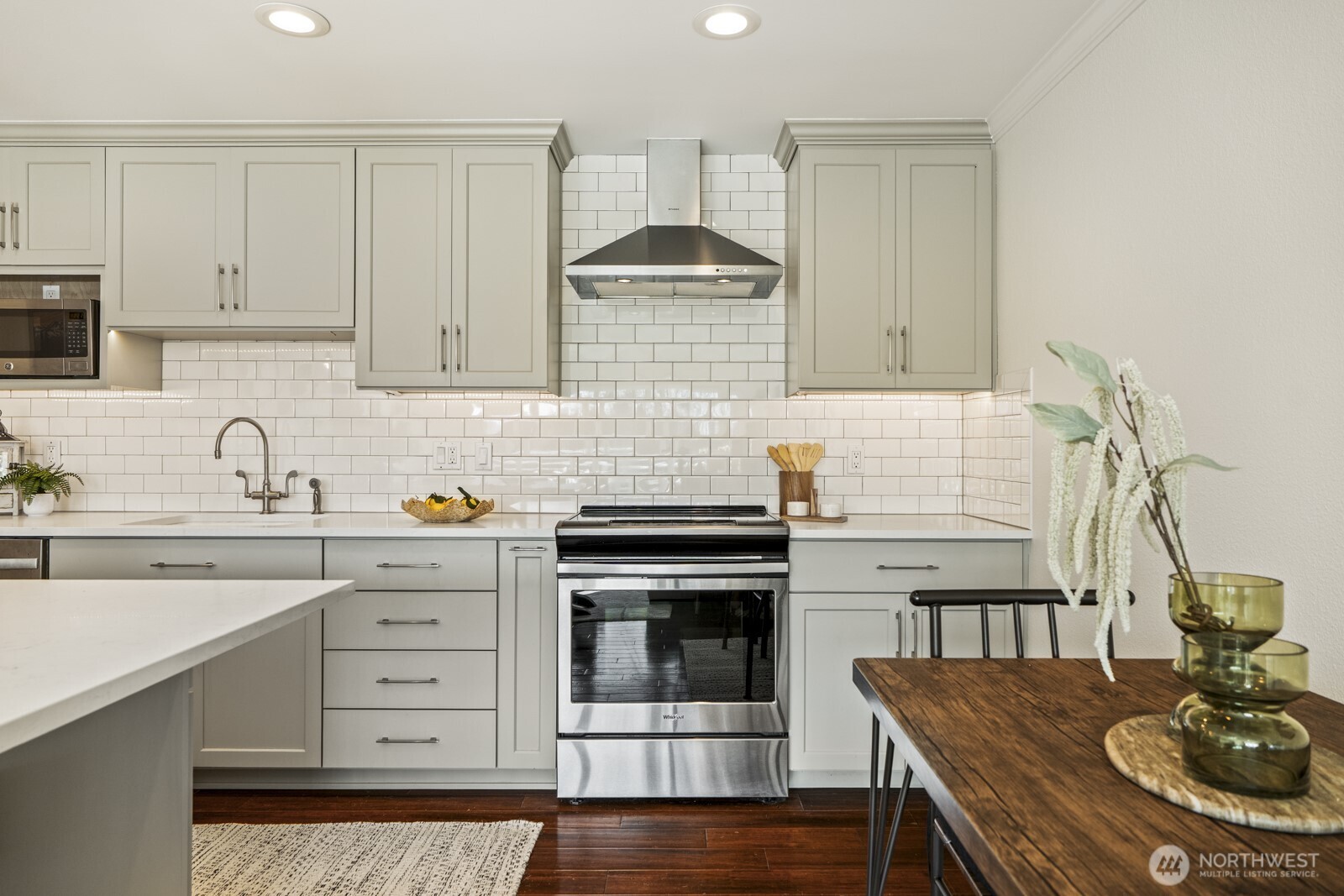 733 Lake Street S #301, Kirkland, WA 98033