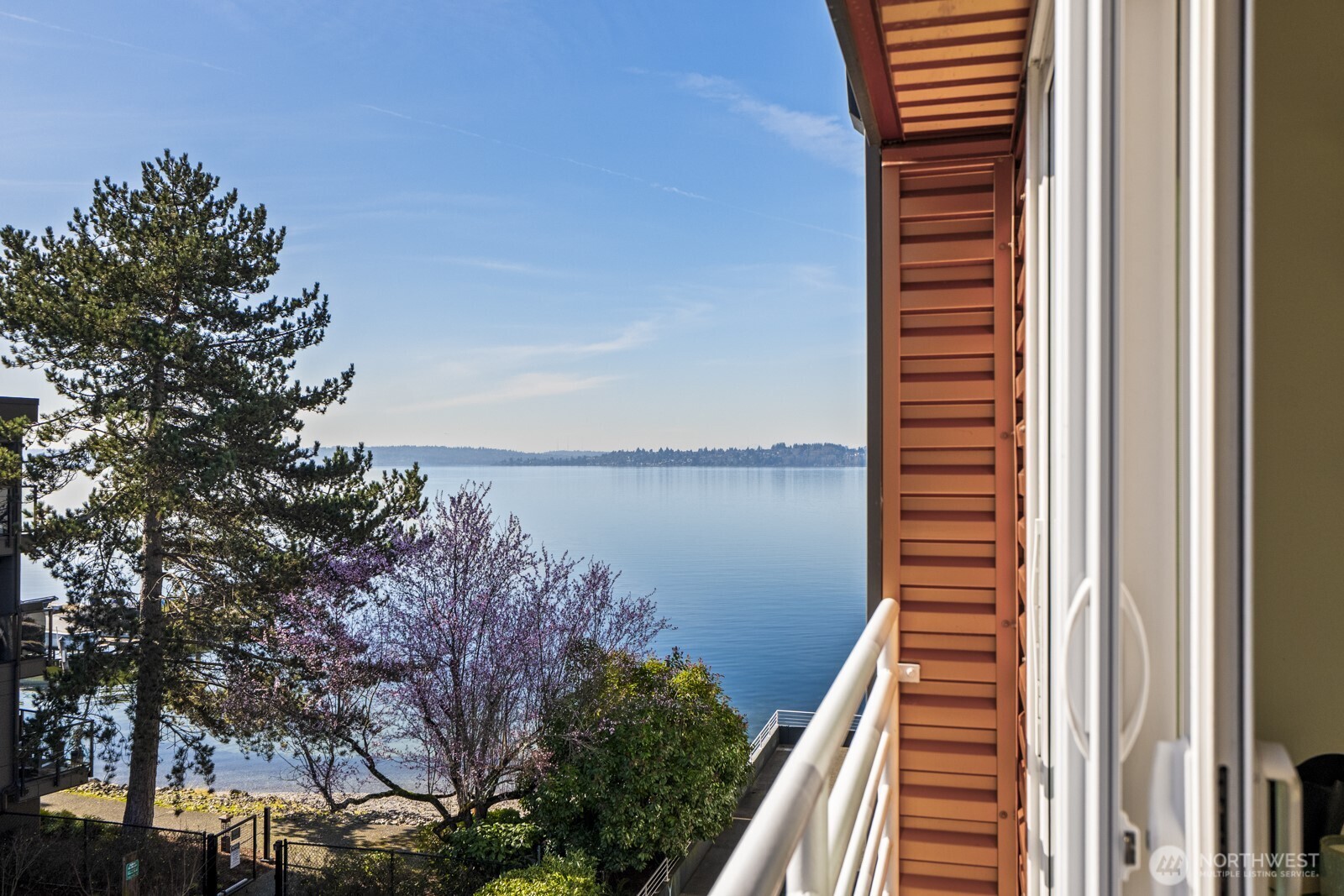733 Lake Street S #301, Kirkland, WA 98033