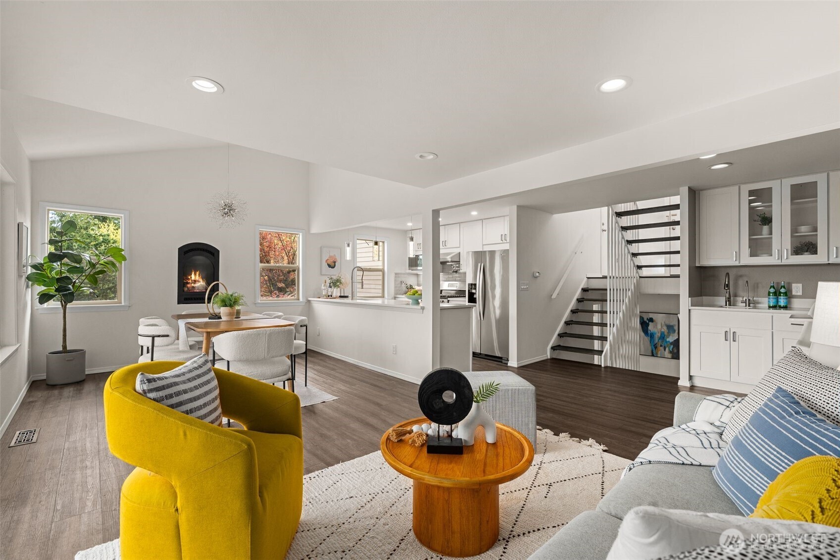 216 167th Place NE, Bellevue, WA 98008-4520