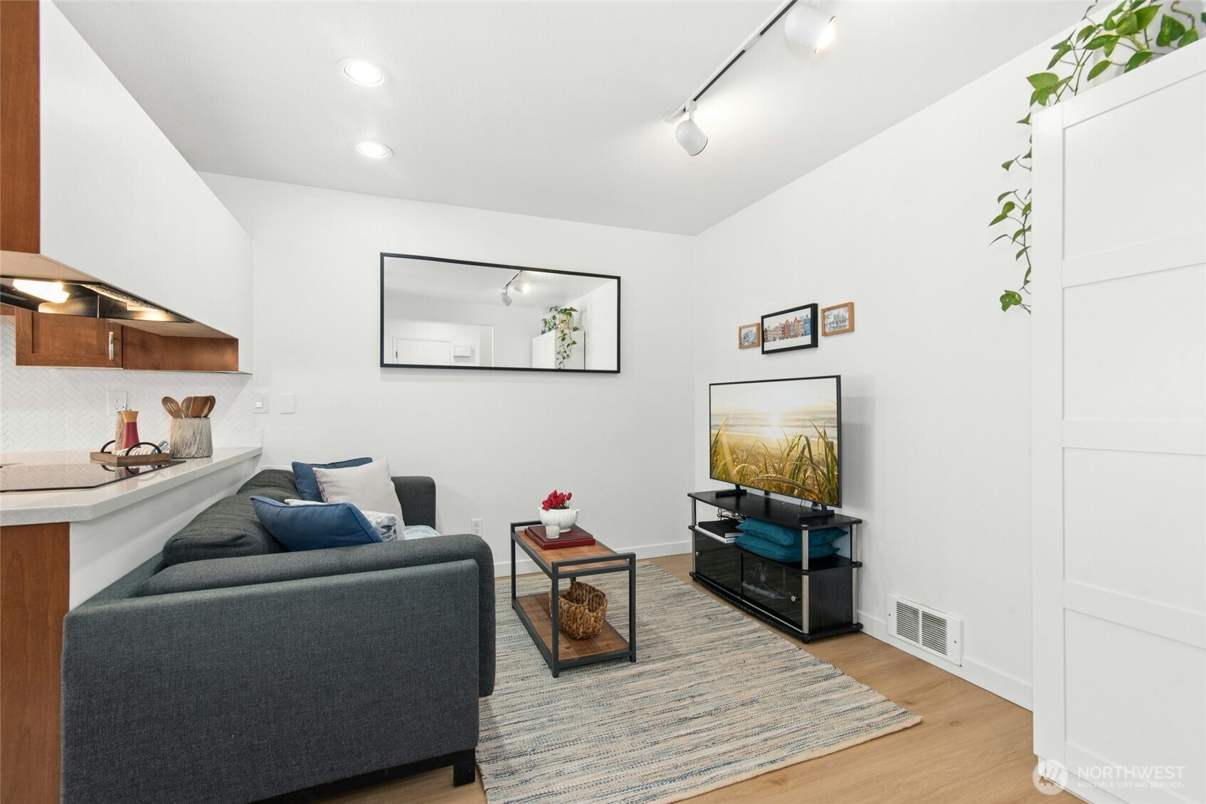 447 7th Avenue , Kirkland, WA 98033