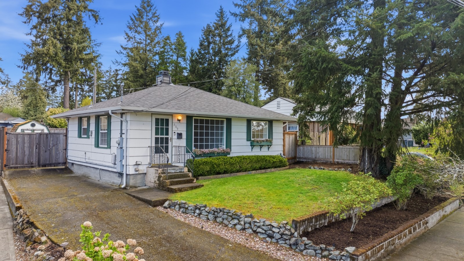509 Summit Avenue , Tacoma, WA 98466