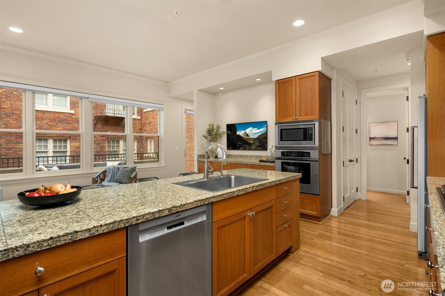 111 W Comstock Street #111, Seattle, WA 98119