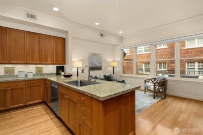 111 W Comstock Street #111, Seattle, WA 98119 - Photo 12