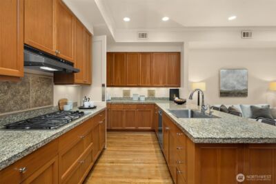 111 W Comstock Street #111, Seattle, WA 98119 - Photo 13