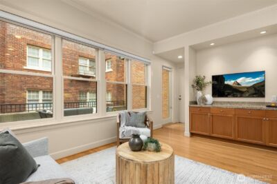 111 W Comstock Street #111, Seattle, WA 98119 - Photo 15