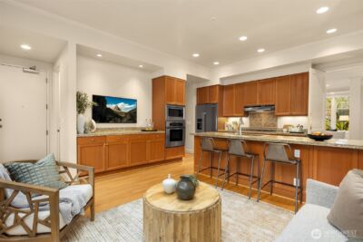 111 W Comstock Street #111, Seattle, WA 98119 - Photo 17