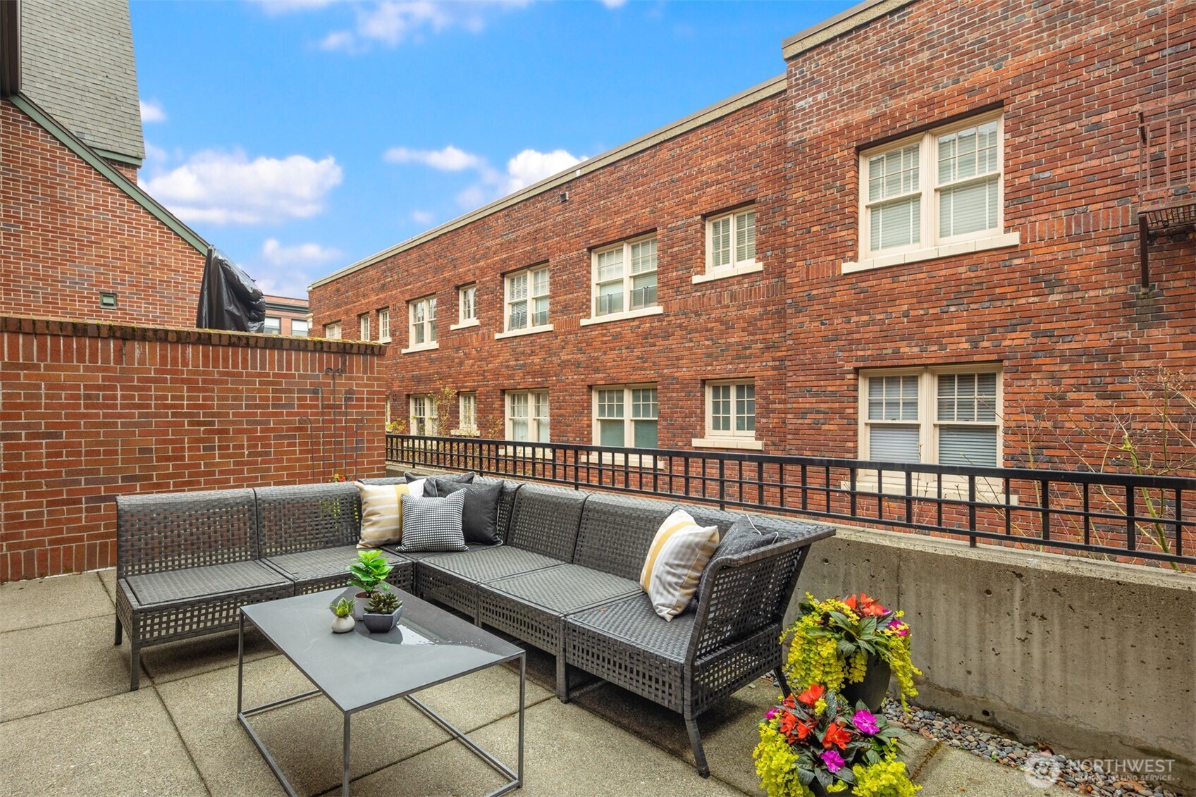 111 W Comstock Street #111, Seattle, WA 98119