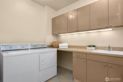111 W Comstock Street #111, Seattle, WA 98119 - Photo 20