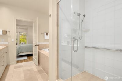 111 W Comstock Street #111, Seattle, WA 98119 - Photo 25