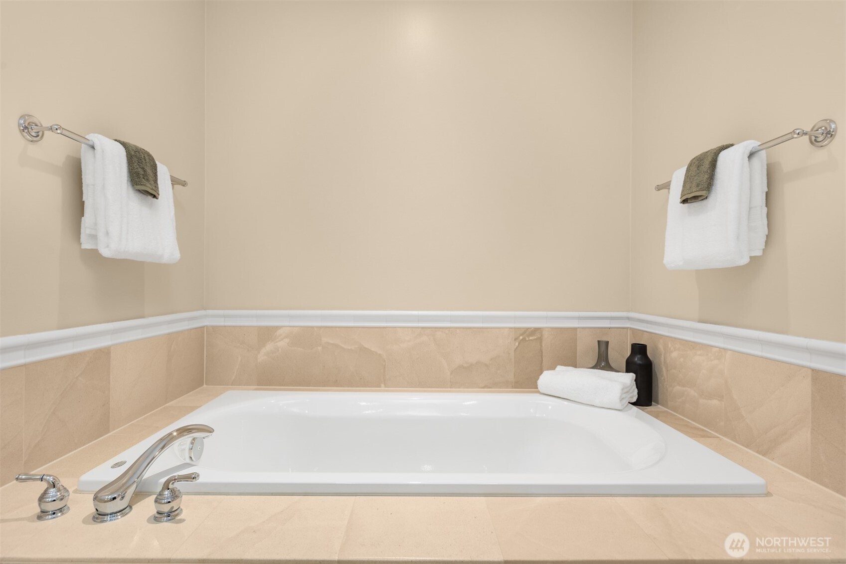 111 W Comstock Street #111, Seattle, WA 98119