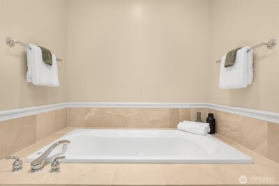 111 W Comstock Street #111, Seattle, WA 98119 - Photo 26