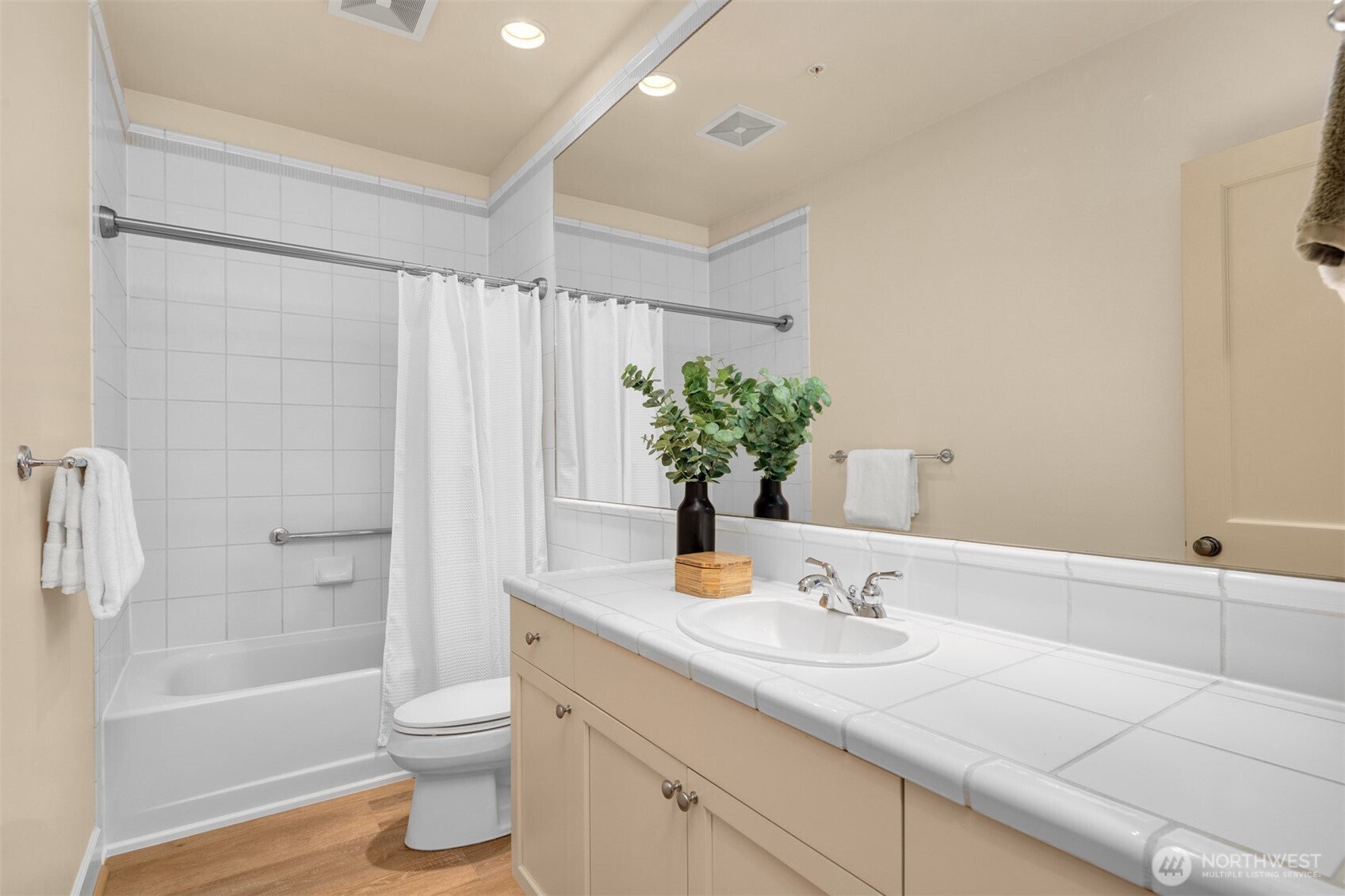 111 W Comstock Street #111, Seattle, WA 98119