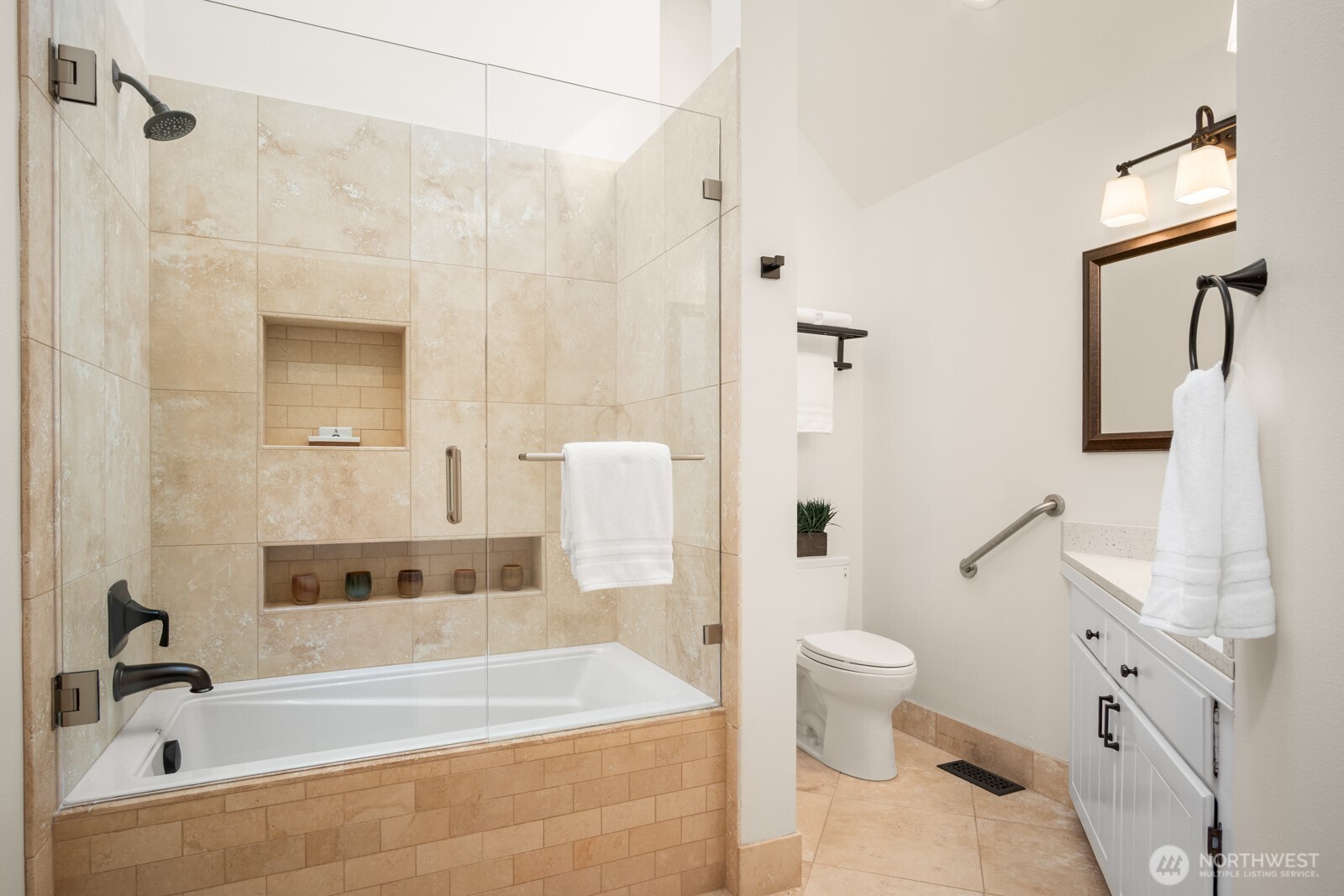 16 Bridlewood Circle , Kirkland, WA 98033