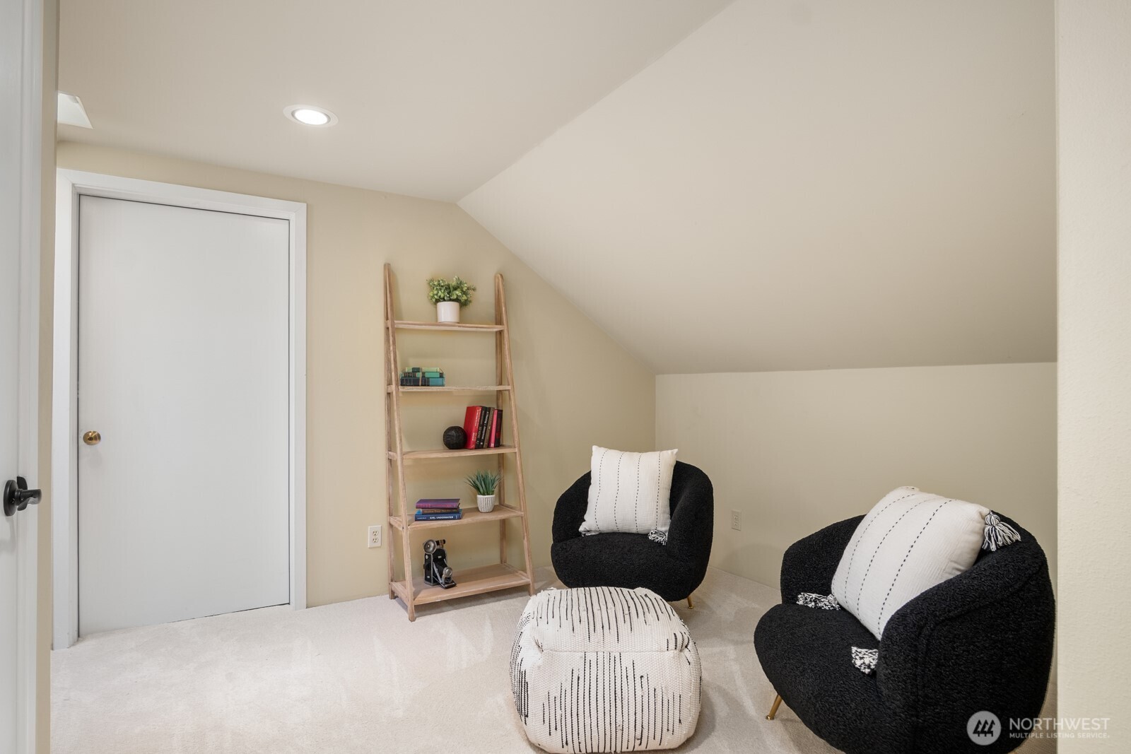 16 Bridlewood Circle , Kirkland, WA 98033