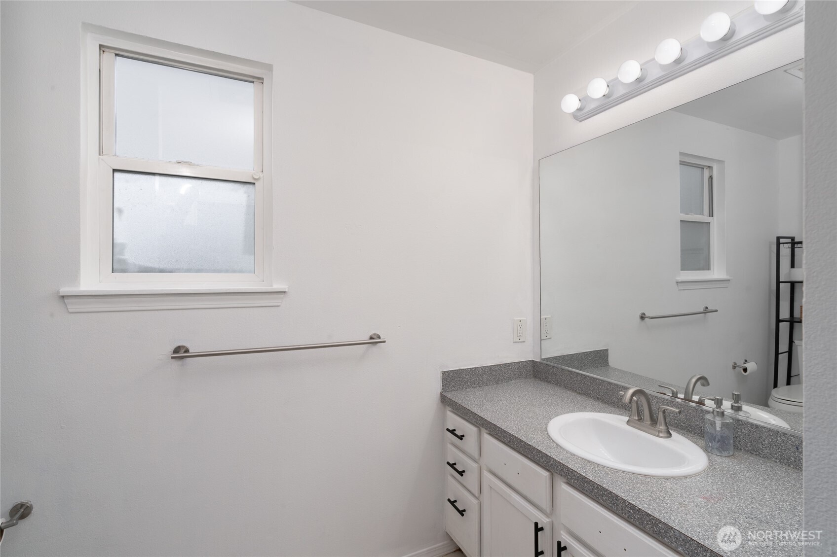 1814 N 30th Street , Mount Vernon, WA 98273-8911
