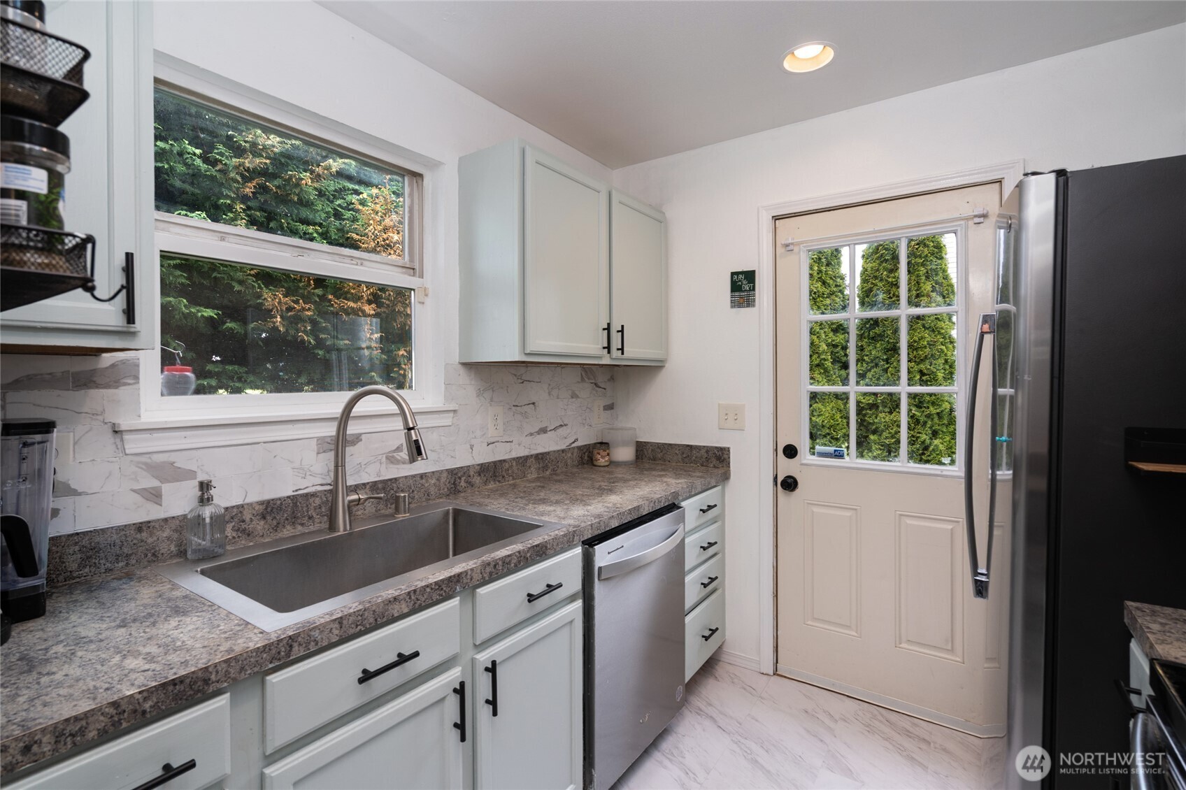 1814 N 30th Street , Mount Vernon, WA 98273-8911