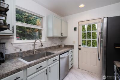 1814 N 30th Street , Mount Vernon, WA 98273-8911 - Photo 6