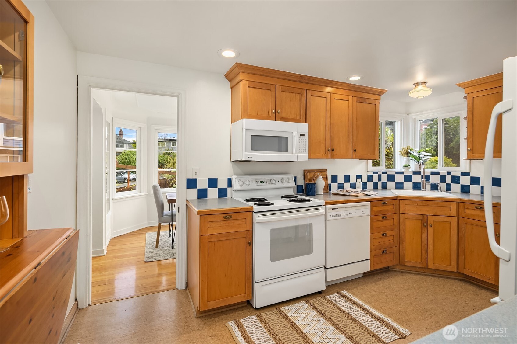 4333 SW Hudson Street , Seattle, WA 98116