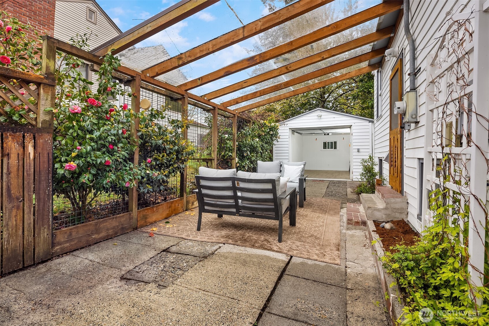 4333 SW Hudson Street , Seattle, WA 98116