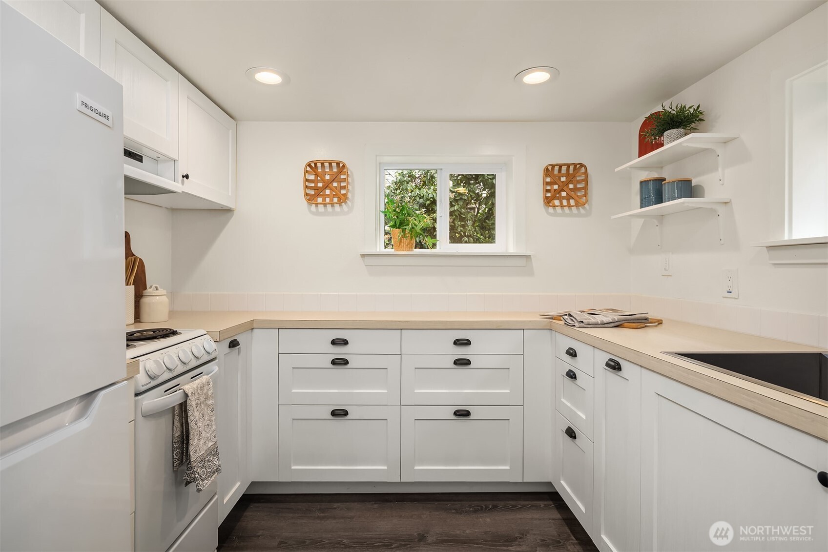 4333 SW Hudson Street , Seattle, WA 98116