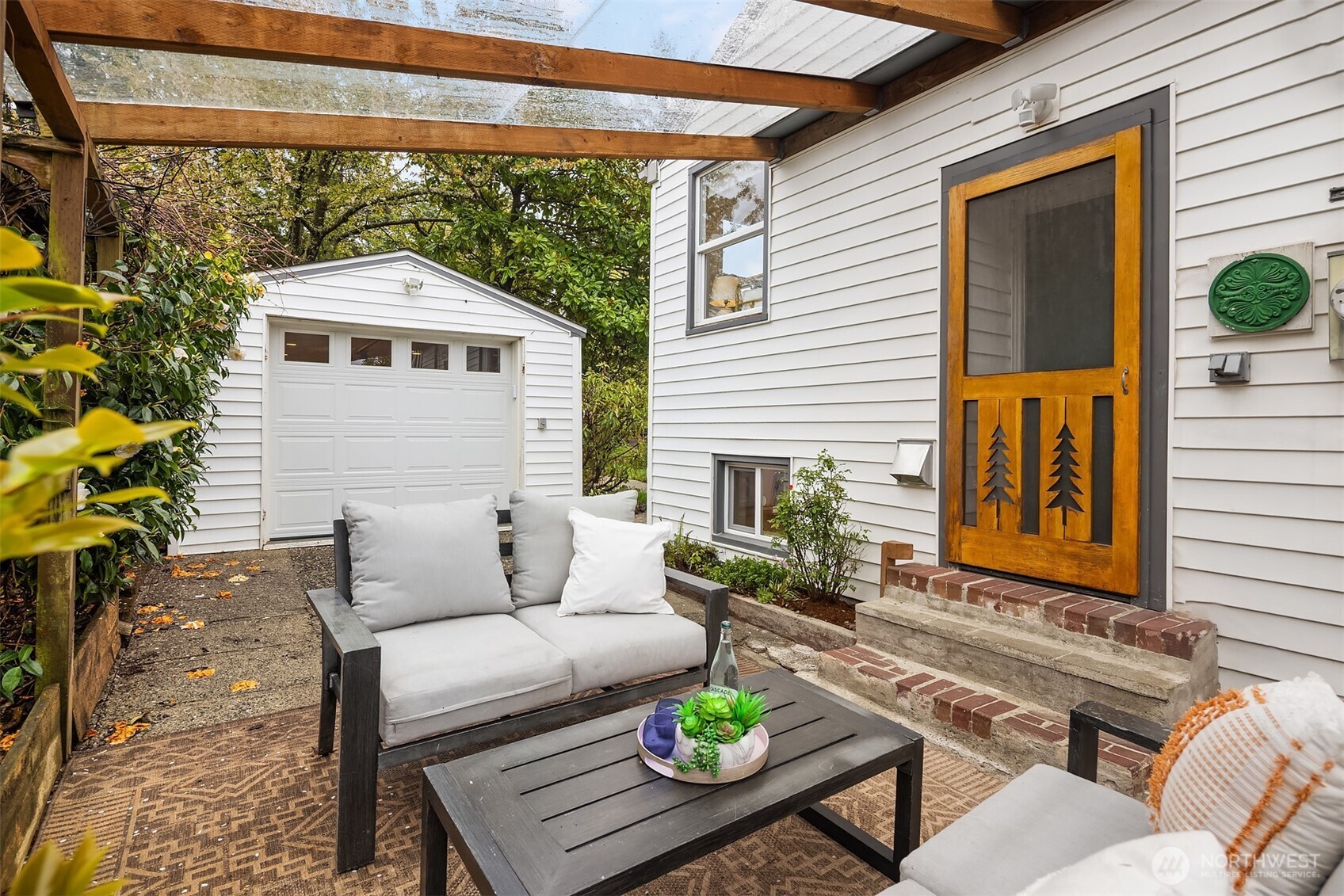 4333 SW Hudson Street , Seattle, WA 98116
