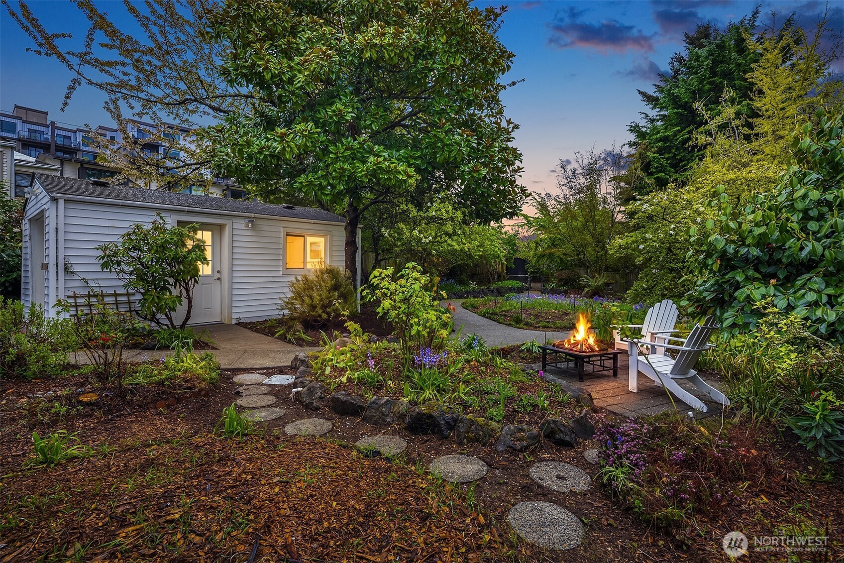 4333 SW Hudson Street , Seattle, WA 98116