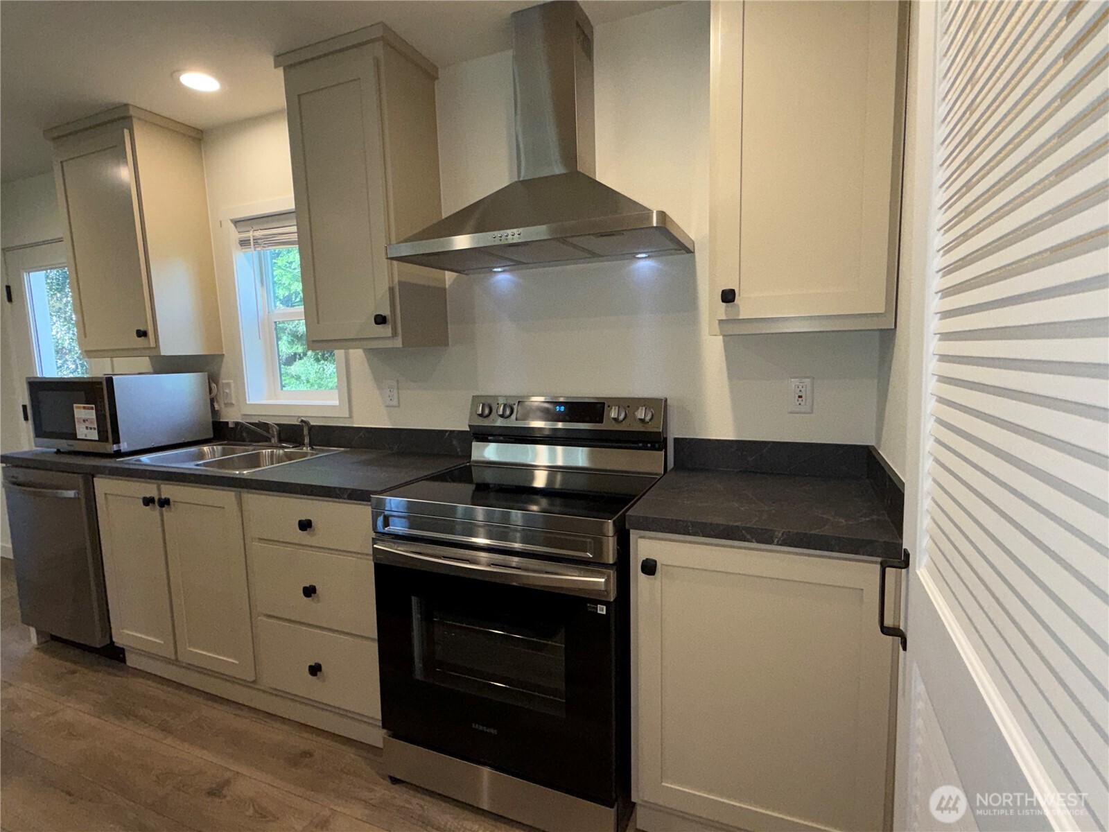 20405 Crane Place , Ocean Park, WA 98640