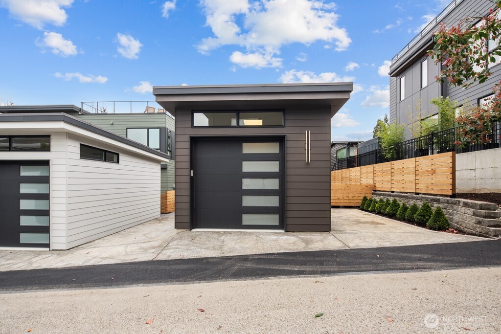 543 16th Avenue W, Kirkland, WA 98033