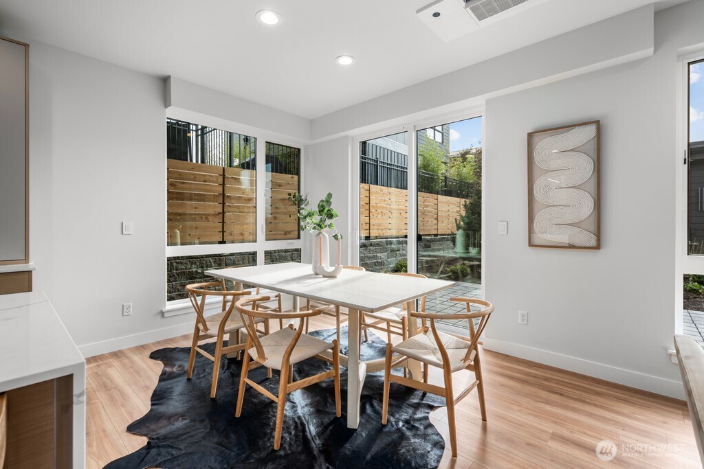543 16th Avenue W, Kirkland, WA 98033