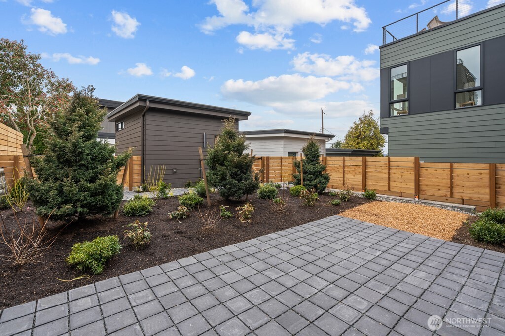 543 16th Avenue W, Kirkland, WA 98033
