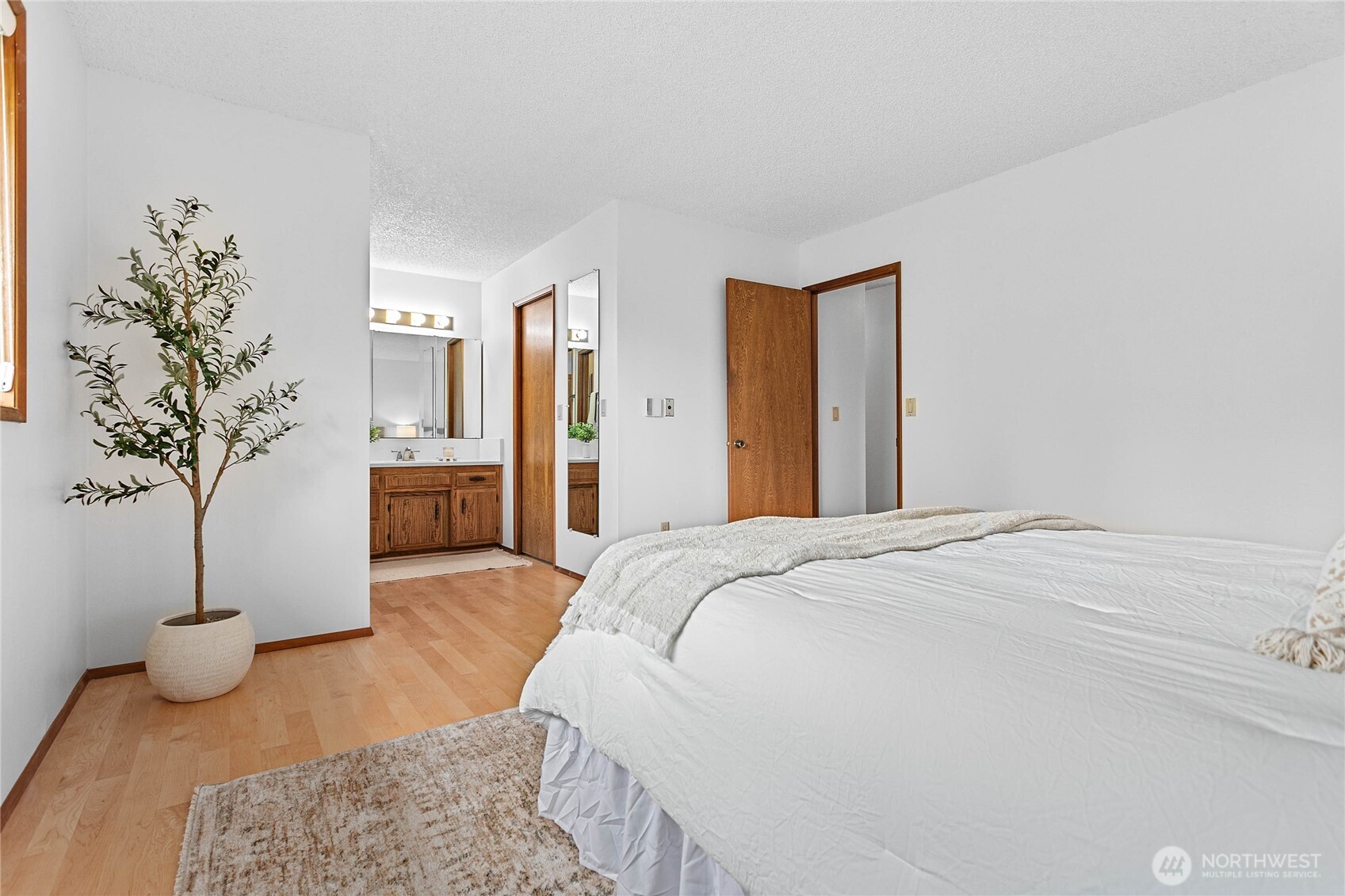 1704 Village Drive , Lynden, WA 98264
