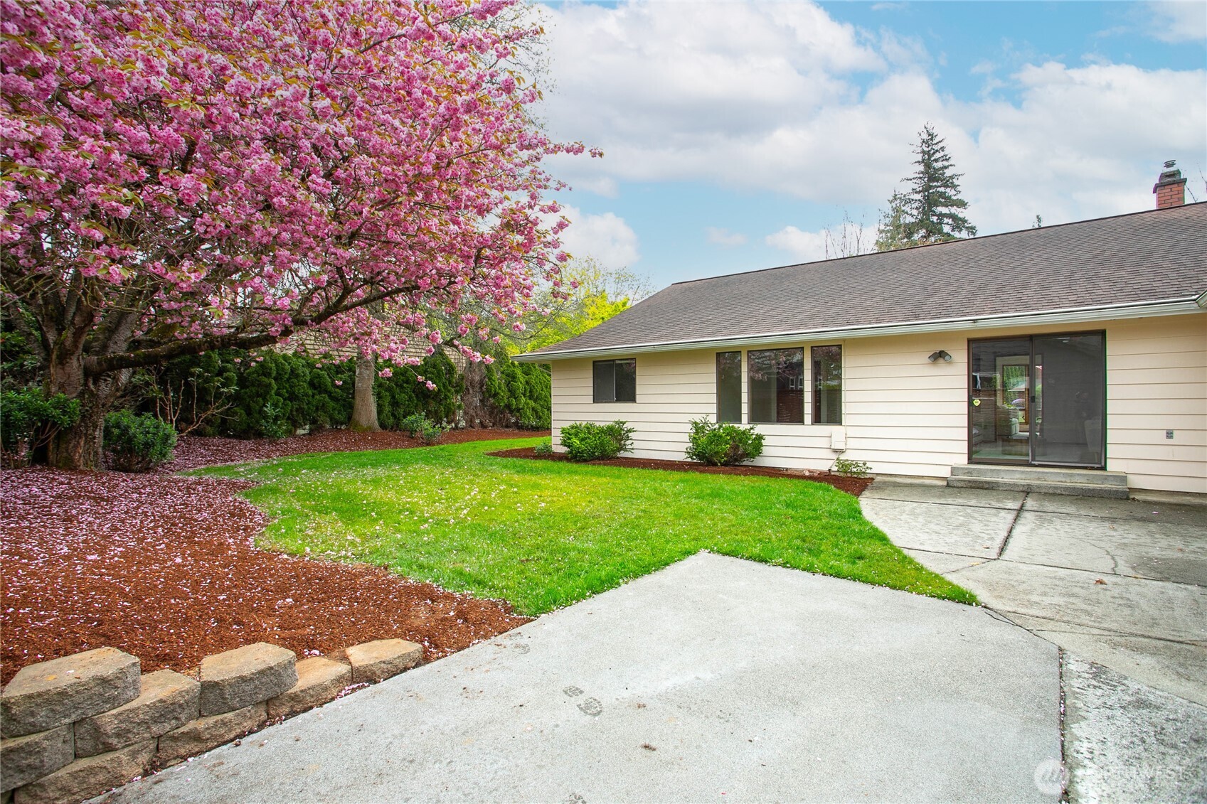 1704 Village Drive , Lynden, WA 98264