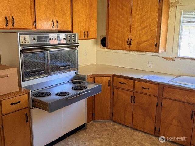 302 Monroe Street , Ryderwood, WA 98581-9731