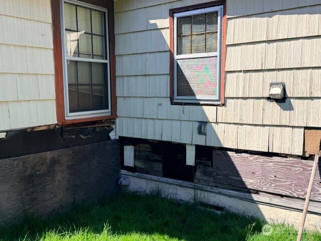 302 Monroe Street , Ryderwood, WA 98581-9731