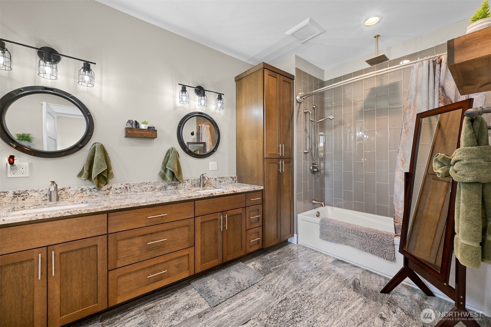 8248 Cowichan Road , Blaine, WA 98230