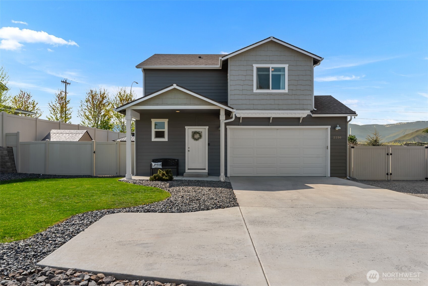 2250 SE Treat Street , East Wenatchee, WA 98802