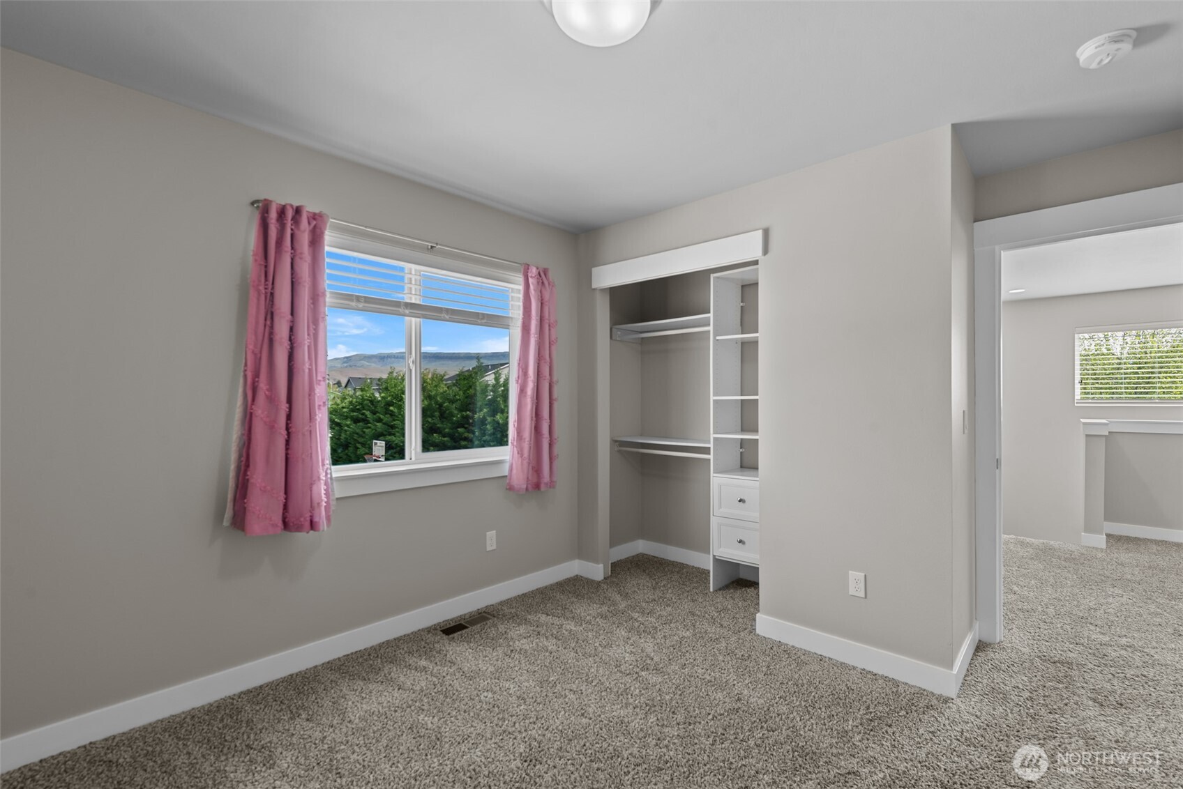2250 SE Treat Street , East Wenatchee, WA 98802