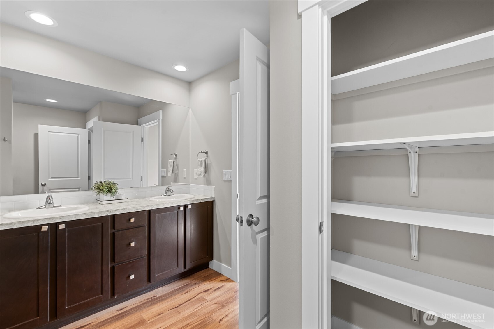 2250 SE Treat Street , East Wenatchee, WA 98802