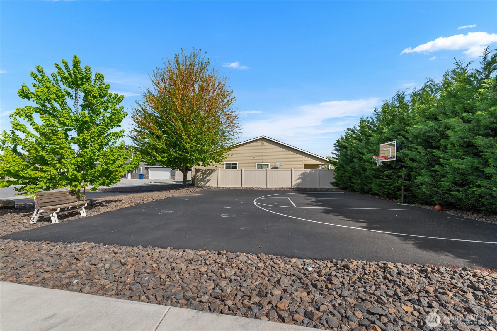 2250 SE Treat Street , East Wenatchee, WA 98802