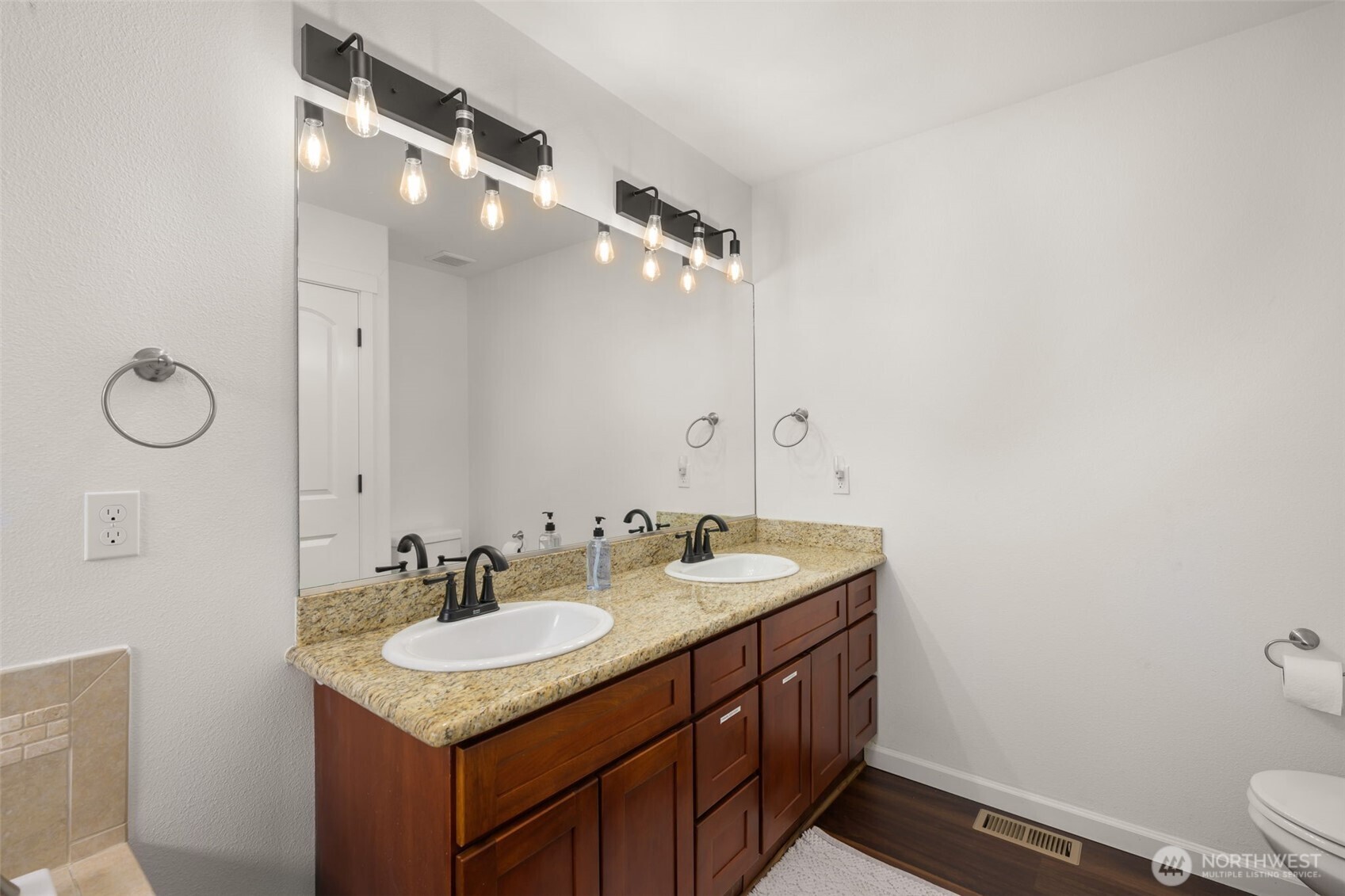 2040 E 34th Street , Tacoma, WA 98404