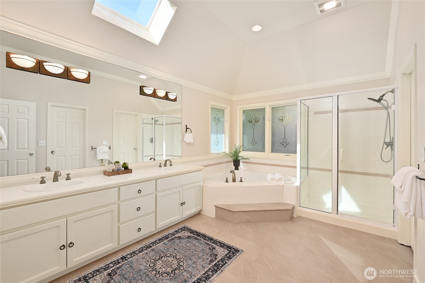 2636 259th Court SE, Sammamish, WA 98075