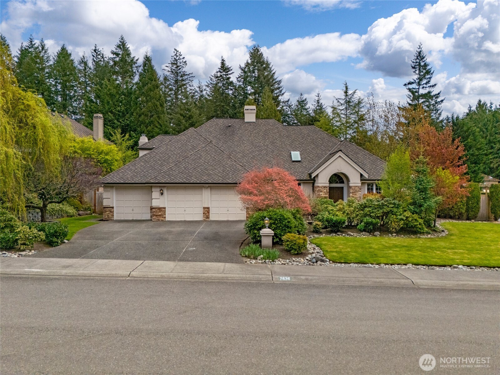 2636 259th Court SE, Sammamish, WA 98075