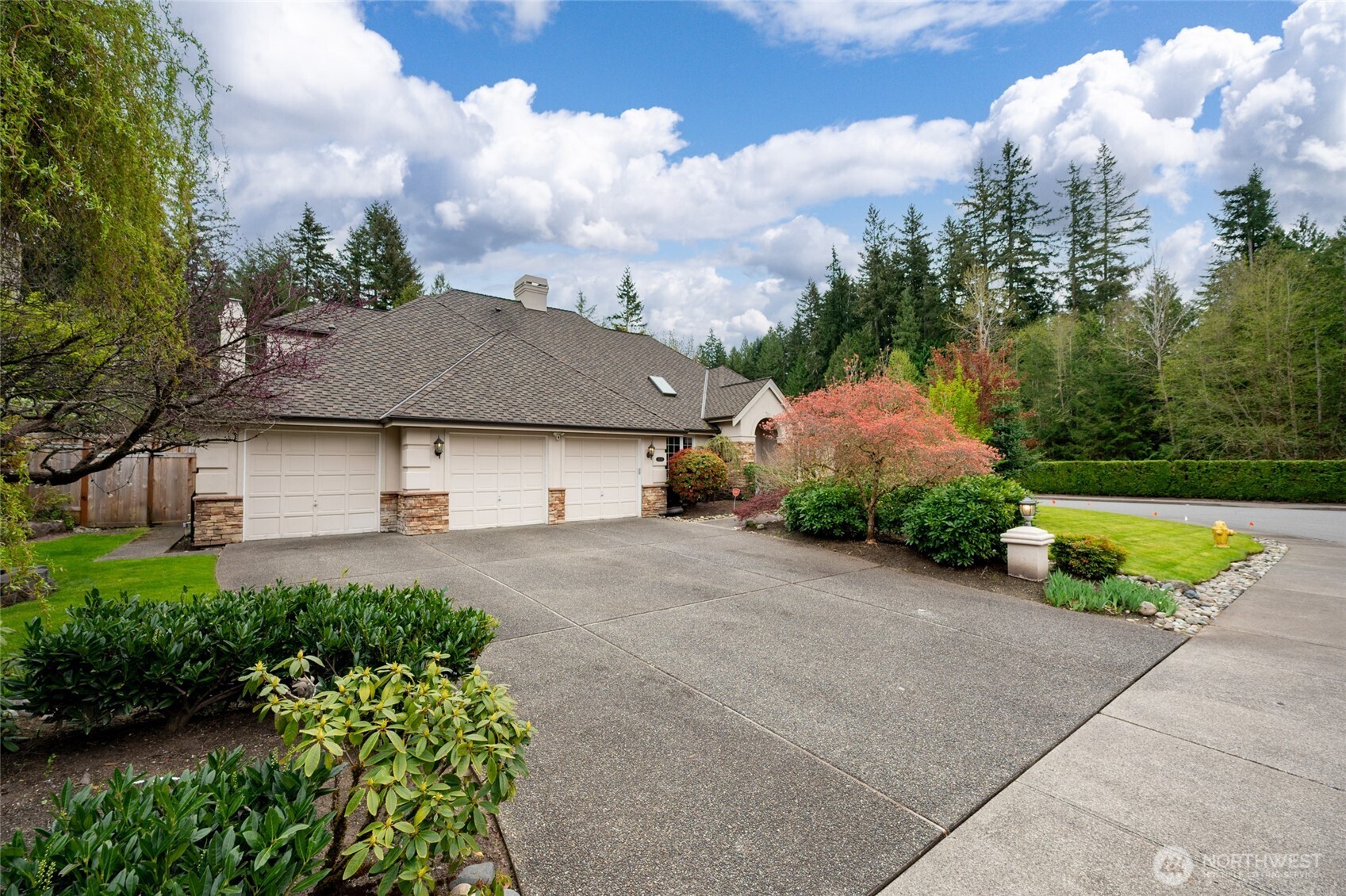 2636 259th Court SE, Sammamish, WA 98075